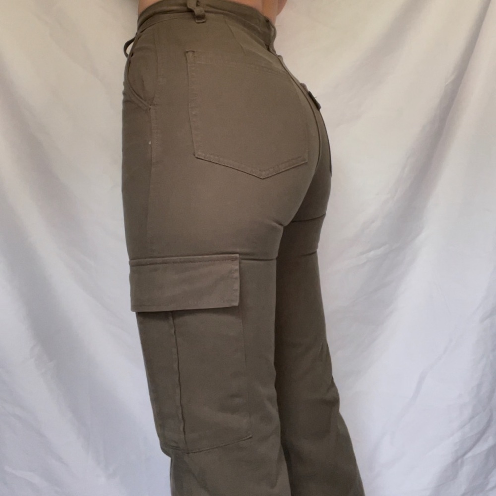 ARMY GREEN CARGO PANTS